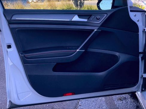 Used 2019 Volkswagen GTI SE w/ SE Experience Package image 23