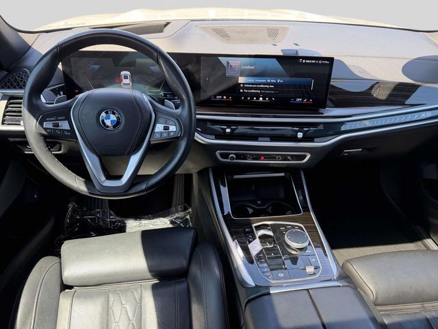 Used 2025 BMW X5 xDrive50e AWD/4WD image 13