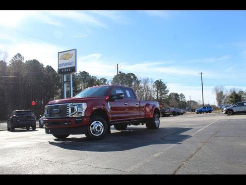 Used 2022 Ford F350 Platinum image 1