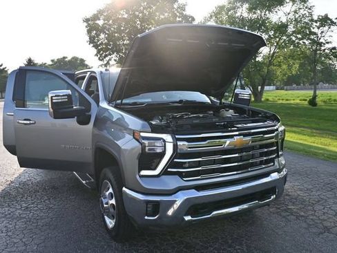 Used 2024 Chevrolet Silverado 3500 LTZ AWD/4WD image 36