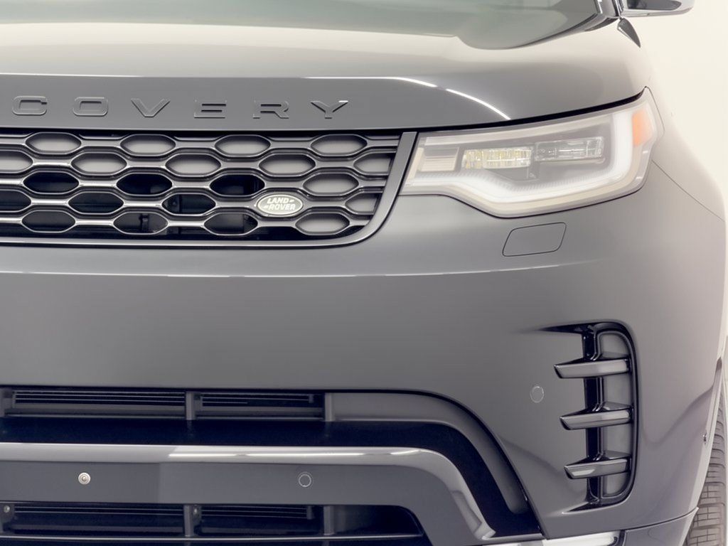 Certified 2026 Land Rover Discovery Dynamic SE AWD/4WD image 12