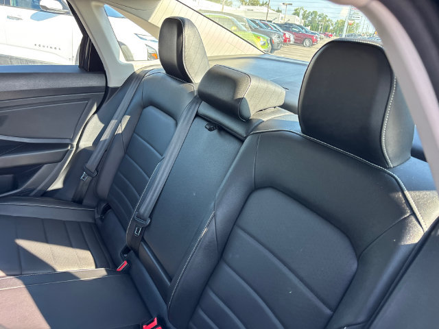 Used 2024 Volkswagen Jetta SE FWD image 8