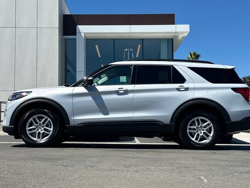 New 2026 Ford Explorer Active w/ Active Comfort Package RWD image 6