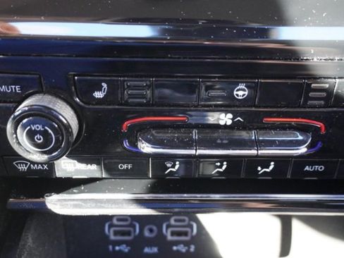 Used 2022 Jeep Grand Cherokee L Laredo w/ Luxury Tech Group I AWD/4WD image 33