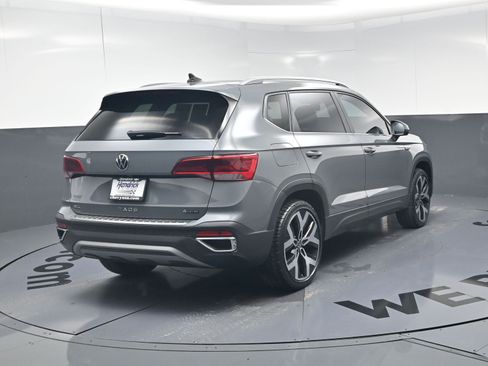 Used 2022 Volkswagen Taos SEL w/ Panoramic Sunroof Package AWD/4WD image 9
