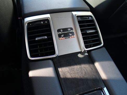 Used 2013 Porsche Panamera S image 29