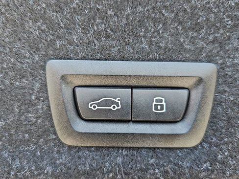 Used 2024 BMW 330i Sedan w/ Convenience Package image 13