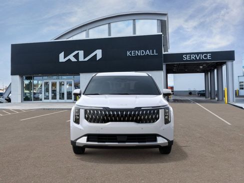 New 2026 Kia Carnival FWD image 2