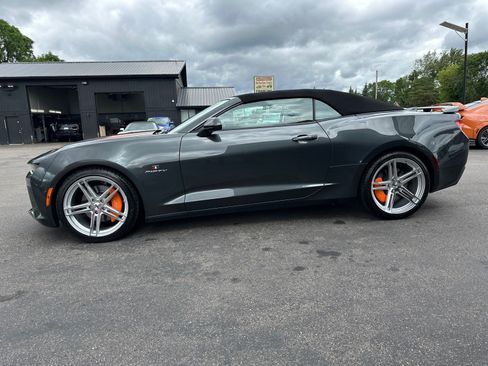 Used 2017 Chevrolet Camaro SS RWD image 2