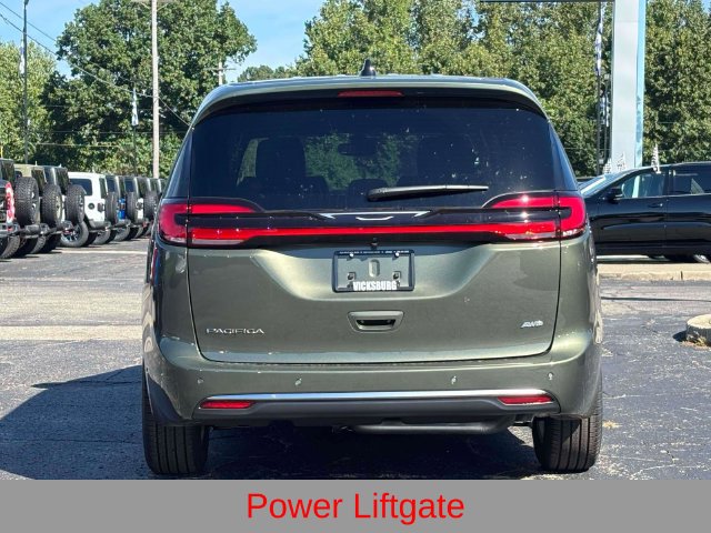 New 2027 Chrysler Pacifica Select AWD/4WD image 37