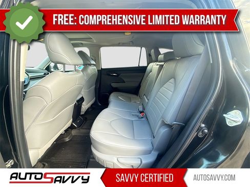 Used 2024 Toyota Highlander XLE image 25