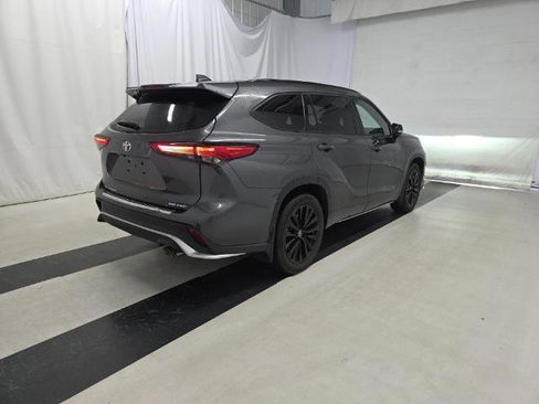 Used 2023 Toyota Highlander XSE AWD/4WD image 4