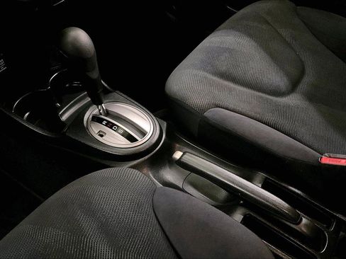 Used 2011 Honda Fit Sport image 18