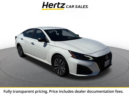 Used 2025 Nissan Altima 2.5 SV FWD image 1