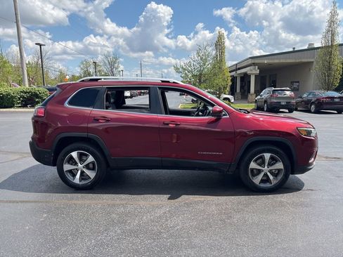 Used 2021 Jeep Cherokee Limited w/ Mopar Interior Package AWD/4WD image 10