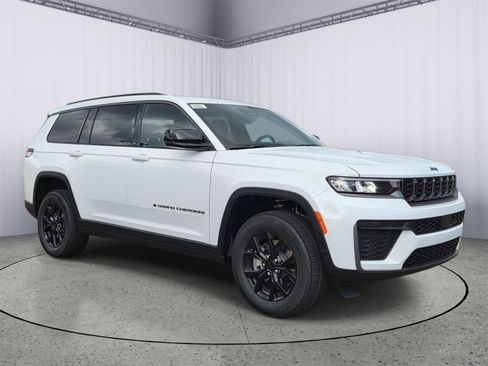New 2026 Jeep Grand Cherokee L 2WD image 2