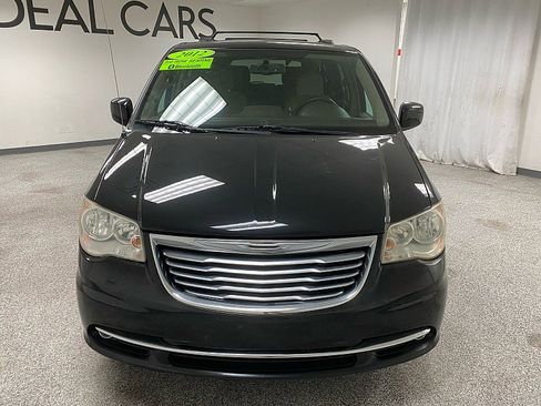 Used 2012 Chrysler Town & Country Touring image 2