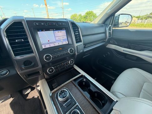 Used 2019 Ford Expedition Platinum AWD/4WD image 12