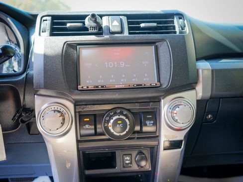 Used 2014 Toyota 4Runner SR5 image 12