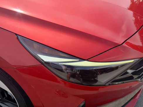 Used 2022 Hyundai Elantra Limited FWD image 31