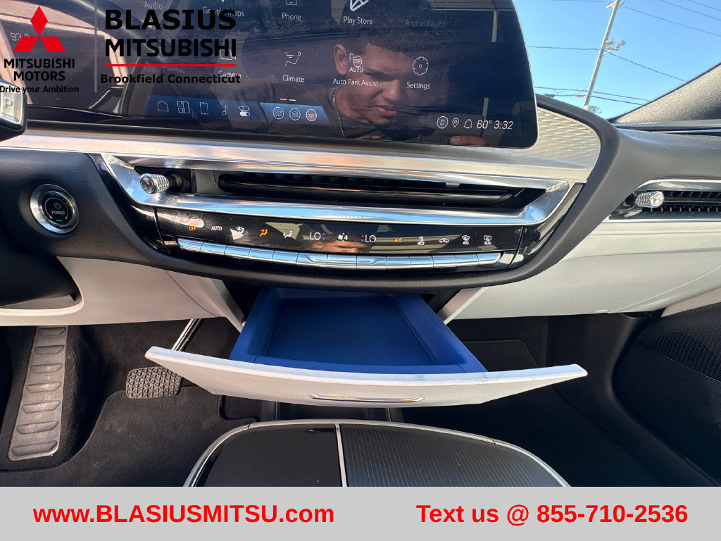 Used 2024 Cadillac Lyriq Luxury AWD/4WD image 31
