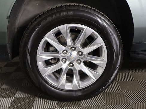 Used 2023 Chevrolet Suburban Premier image 24