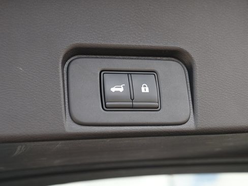 Used 2024 Nissan Rogue SV FWD image 33