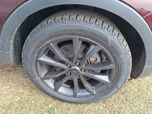 Certified 2018 Ford Explorer XLT w/ Equipment Group 202A image 10