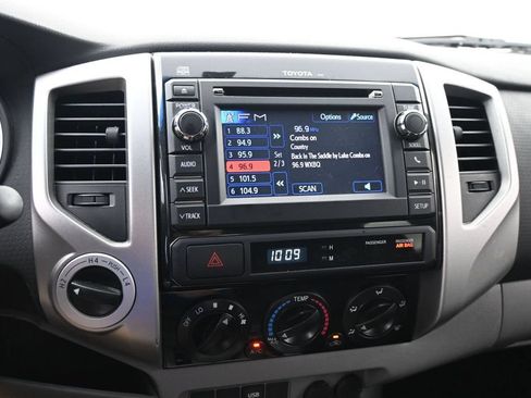 Used 2013 Toyota Tacoma 4x4 Double Cab w/ TRD Sport Pkg image 16