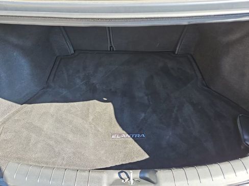 Used 2020 Hyundai Elantra Limited w/ Cargo Package (C1) image 19