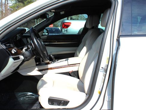 Used 2014 BMW 750Li image 14