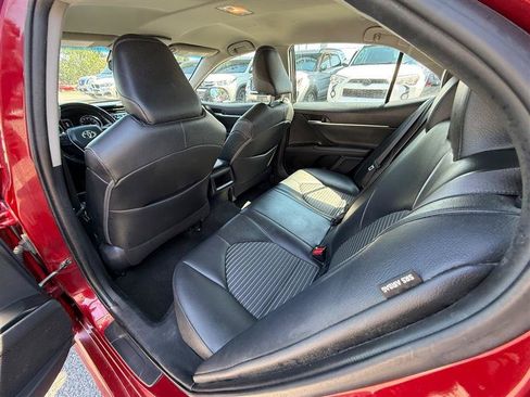 Used 2018 Toyota Camry SE FWD image 21
