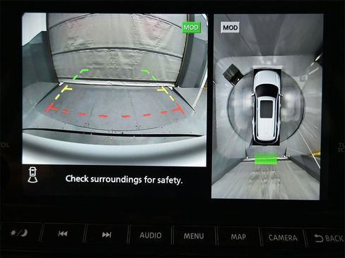 Used 2024 Nissan Pathfinder SL image 14