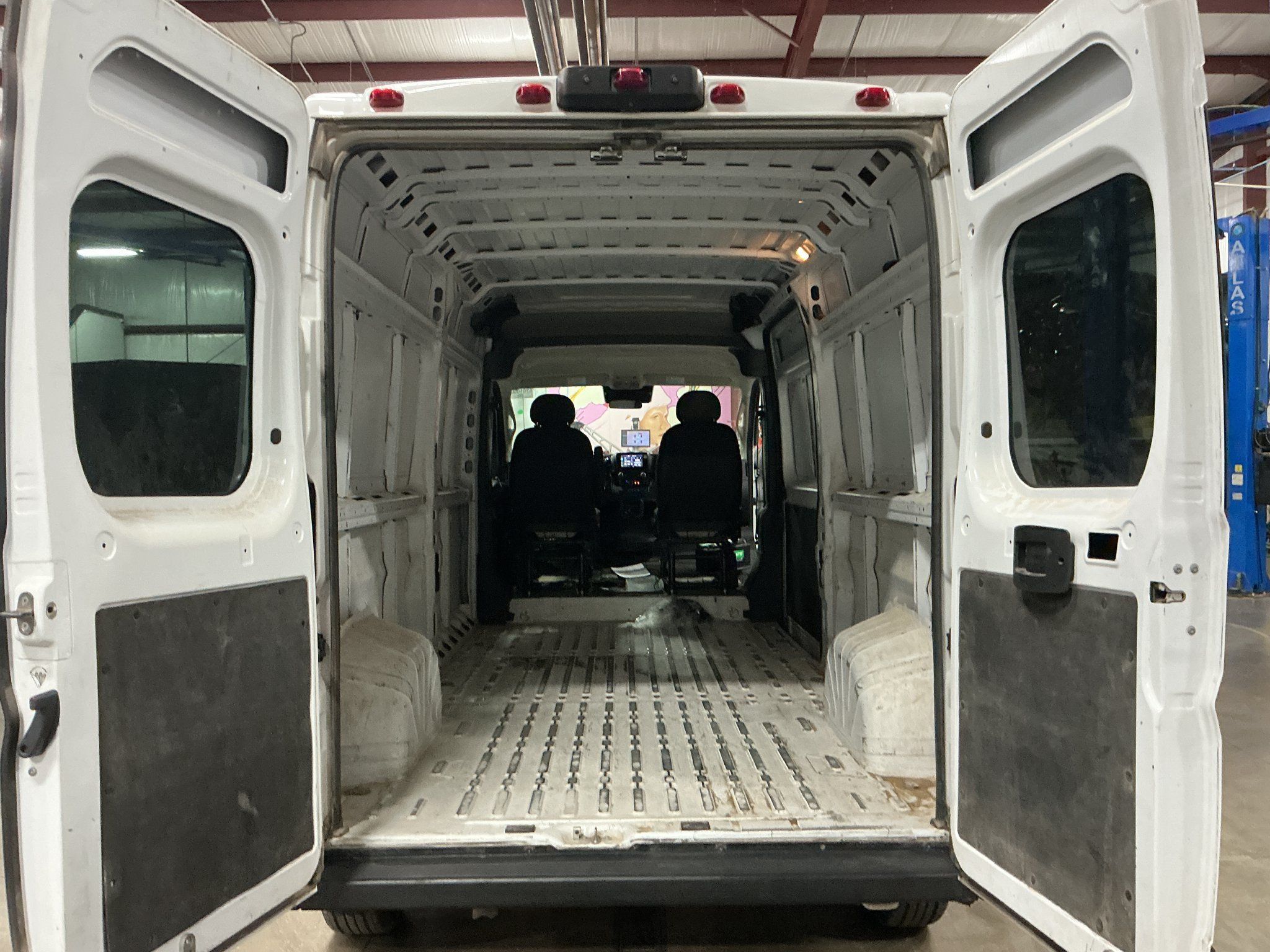 Used 2023 RAM ProMaster 2500 FWD image 7