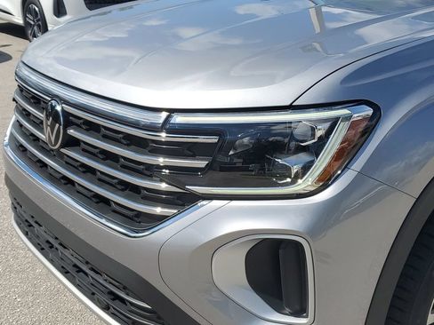 Certified 2024 Volkswagen Atlas SE FWD image 12