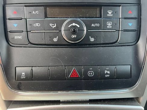 Used 2011 Jeep Grand Cherokee Laredo AWD/4WD image 26