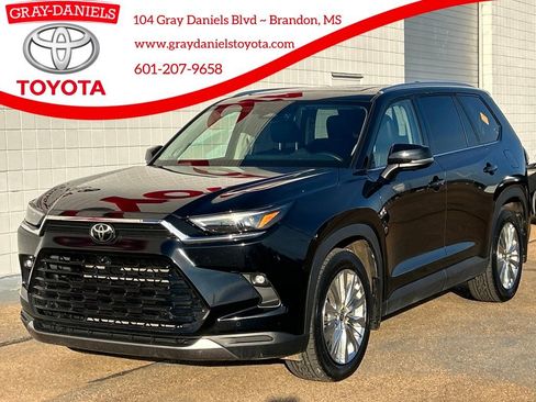 Used 2025 Toyota Grand Highlander Platinum image 1
