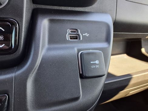 Used 2025 RAM ProMaster 2500 FWD image 10