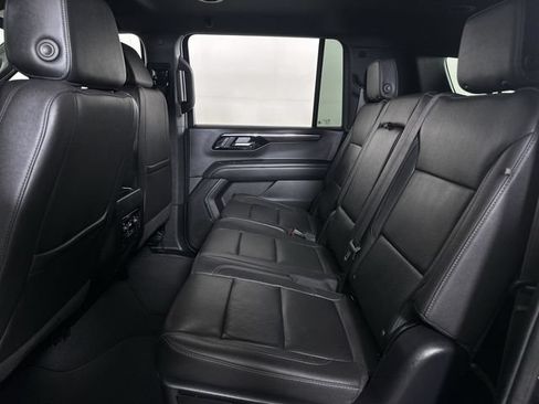 Used 2025 Chevrolet Suburban LT AWD/4WD image 26