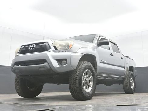 Used 2015 Toyota Tacoma 4x4 Double Cab w/ SR5 Package image 30