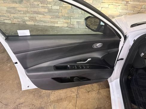 New 2026 Hyundai Elantra SE w/ Cargo Package FWD image 5