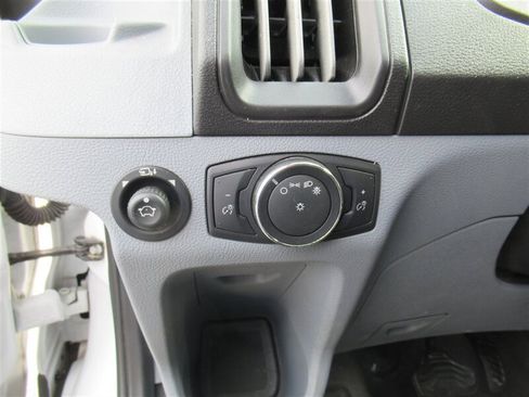 Used 2018 Ford Transit 150 XLT image 22