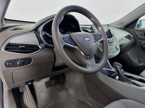 Used 2021 Chevrolet Malibu LT image 22