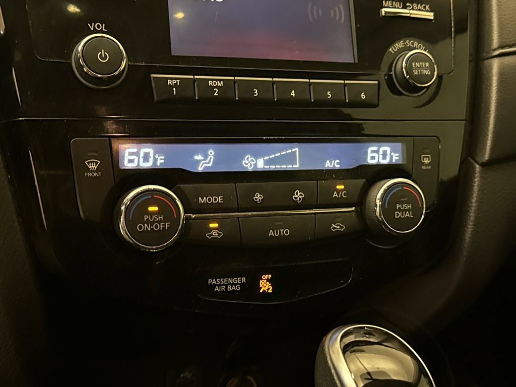Used 2017 Nissan Rogue SV w/ Midnight Edition FWD image 27