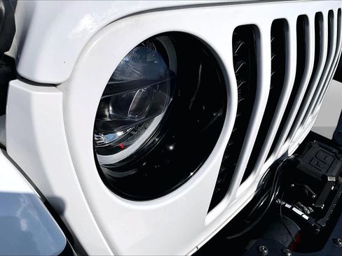 Used 2023 Jeep Gladiator Sport AWD/4WD image 27