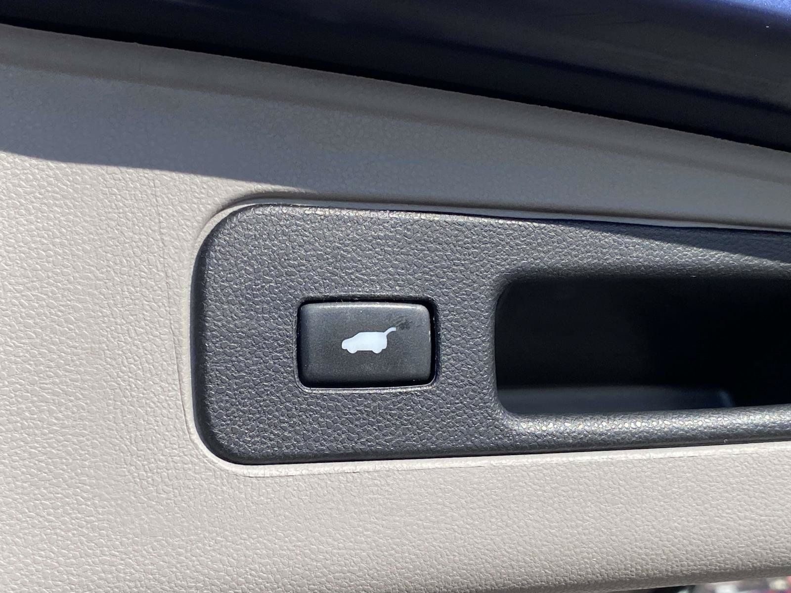 Used 2015 Honda Odyssey Touring Elite image 18