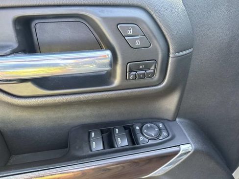 Used 2020 GMC Sierra 1500 SLT image 25
