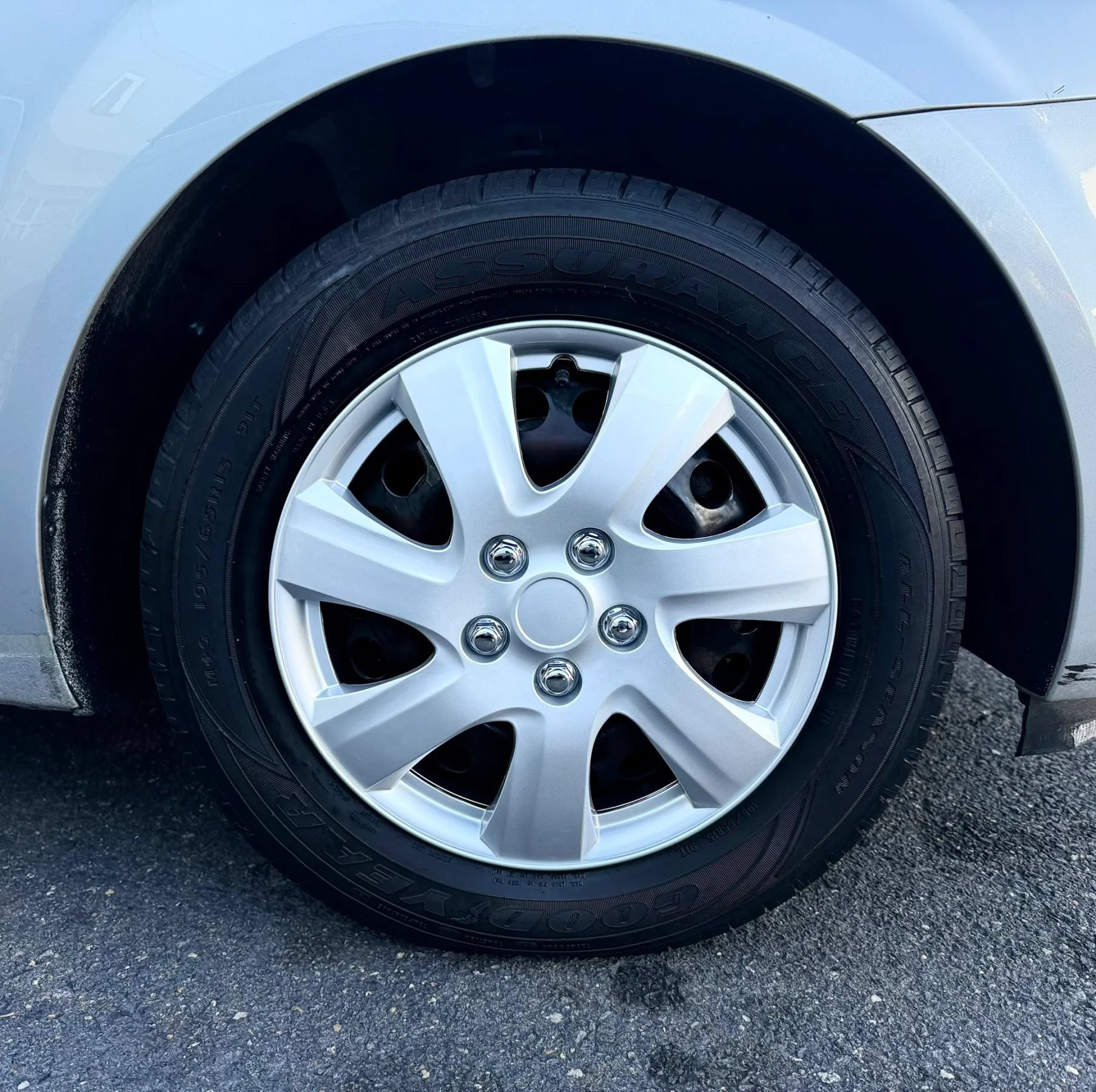 Used 2018 Chevrolet Sonic LS FWD image 34