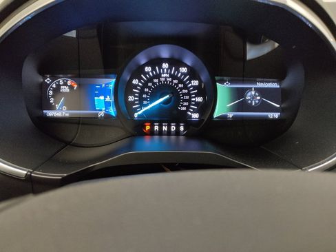 Used 2019 Ford Edge Titanium w/ Equipment Group 301A FWD image 23