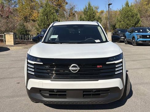 New 2026 Nissan Kicks SR FWD image 2